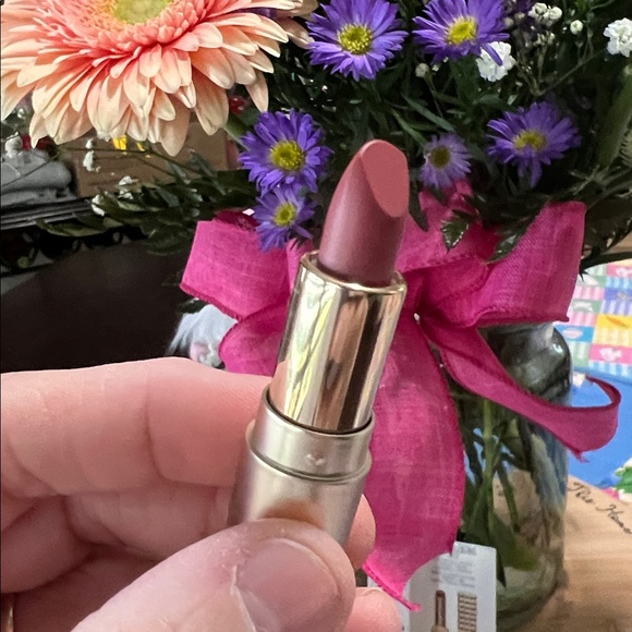 New Valentino Spike Matte Lipstick — Dusty Rose - Picture 4 of 4
